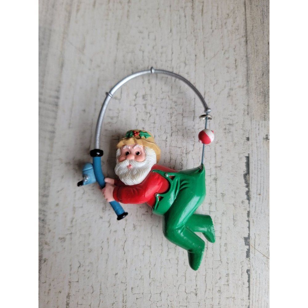 Hallmark 1991 hooked Santa ornament Xmas